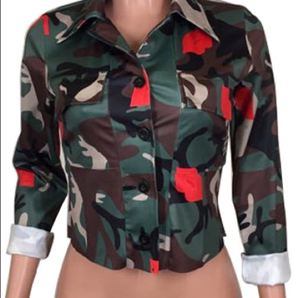 Lips Embellished with Camouflage Shirt Jacket - Picture 3 of 4